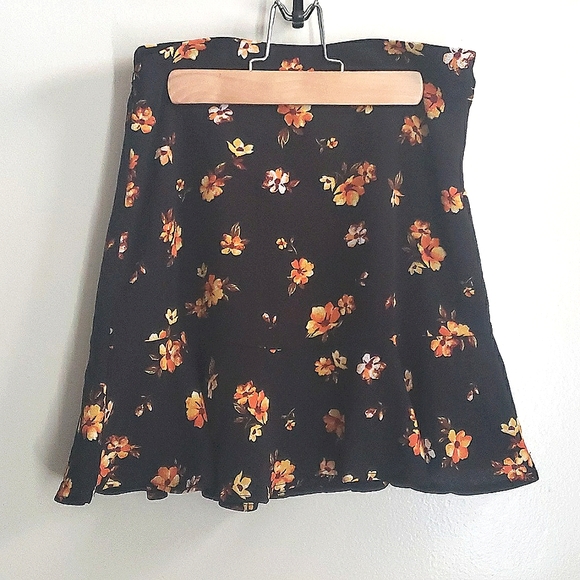 Gypsies and Moondust Mini Floral Skirt - Picture 2 of 6
